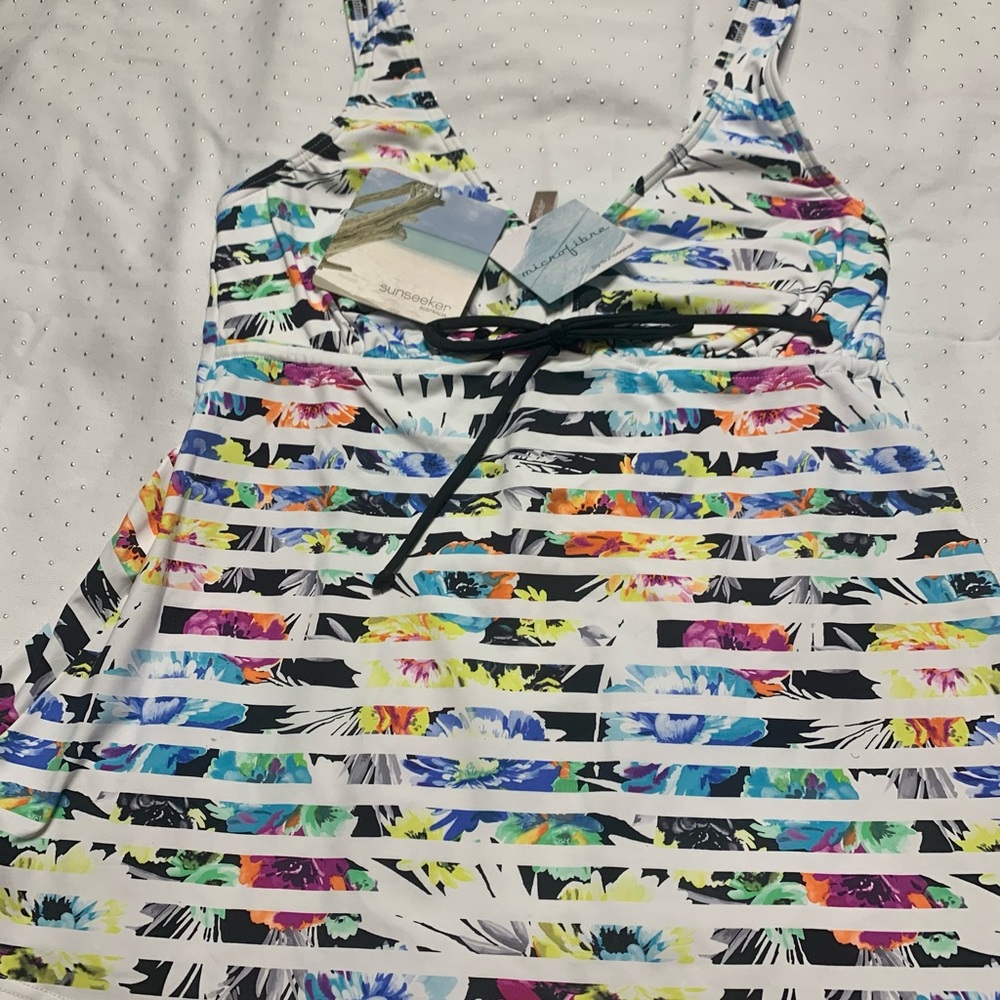Sunseeker Floral Printed Plunging Bowknot Tankini Swim Top. Size 34B